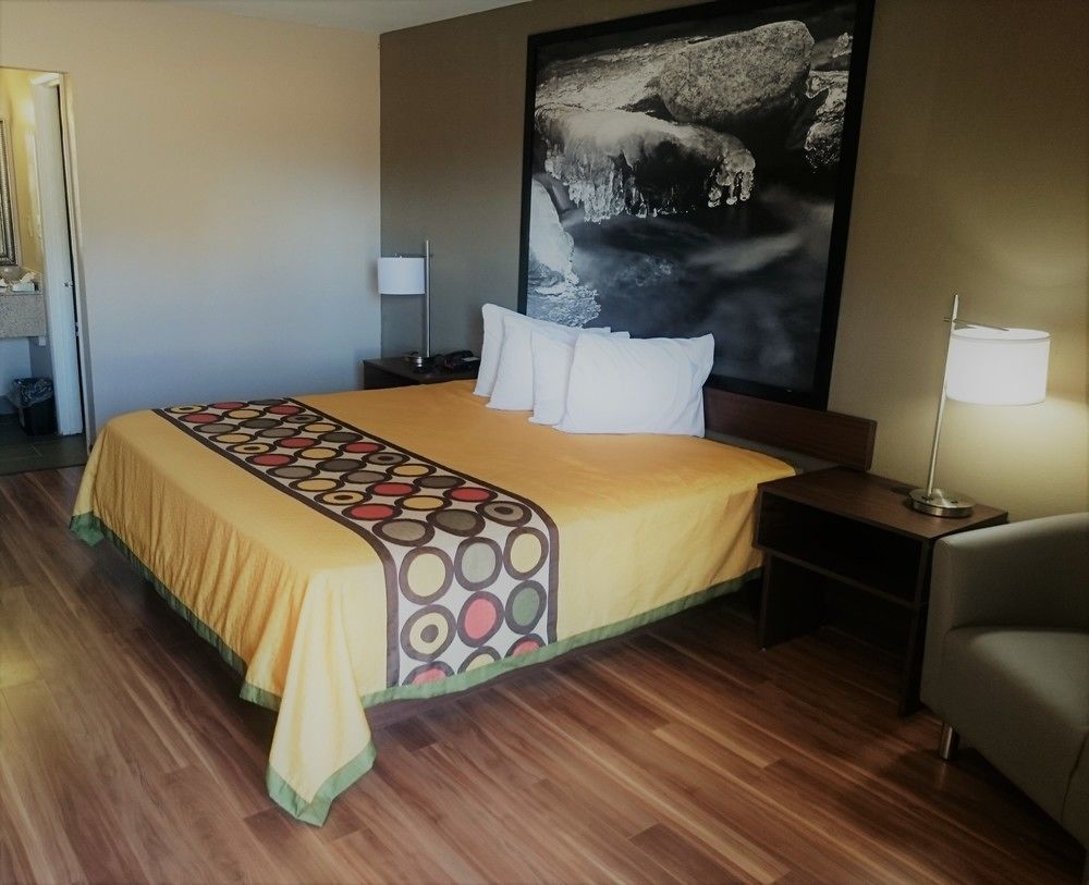 Super 8 By Wyndham Asheville Airport Fletcher Bagian luar foto